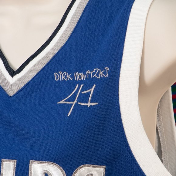 Dallas Mavericks 41 - Picture 3 of 10